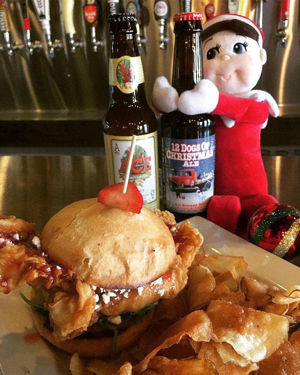 The_Half_Pint's tweet photo. 🍓🍴 SPECIAL OF THE WEEK 🍴🍓
🤑 $2.00 Craft can, or bottle, Tuesday’s! 🎄
Aw JAM-It! 🤣
Southern fried Chicken 🐓 + strawberry habanero jam 🍓🌶+ goat cheese🧀 + arugula + caramelized onion
#GetHere #SpecialOfTheWeek #FriedChicken #ElfOnTheShelf #TwoCanTuesday https://t.co/xKVoDxMG5p
