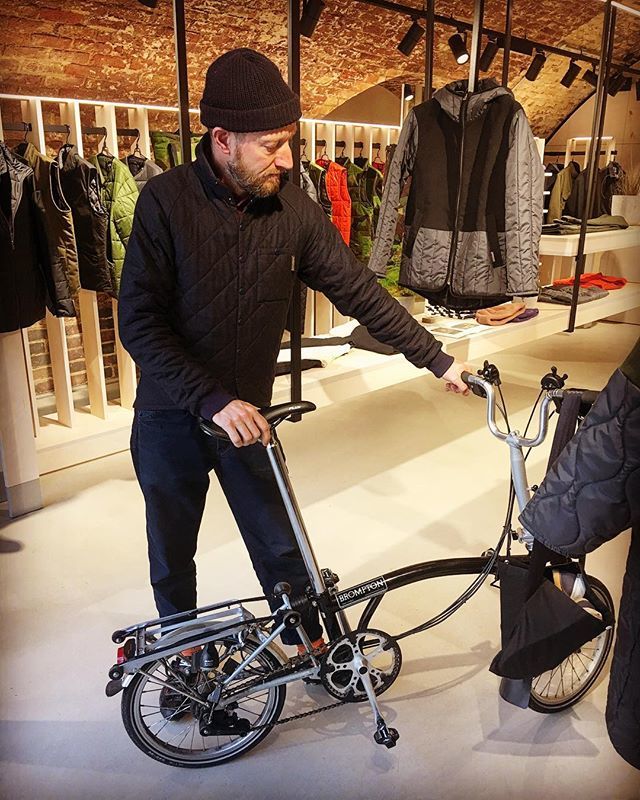 Ahead of the Curve, and rightly so! <a href="/1ookmumnohands/">Look mum no hands!</a> Collaborated with <a href="/lavenham/">Lavenham</a> 5 years ago to design this cycling jacket. Now #lavenhamjackets have opened their first store in the world @coaldropsyard As for #lookmumnohands Lets just say #thankyou so fa… ift.tt/2EesFwZ