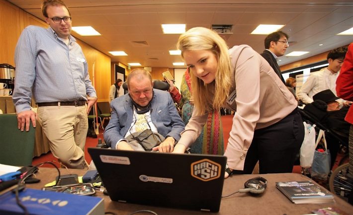 PC World México (@pcworldmexico) on Twitter photo Gana <a href="/projectvive/">Project Vive</a> concurso de aplicación favorita de asistentes a Cisco Live!
Cancún 2018
--->pcworld.com.mx/proyecto-vive/
El Proyecto Vive desarrolló un dispositivo de generación de voz portátil y asequible para personas con parálisis cerebral. #Salud #Tecnologia #VozBox Gana <a href="/projectvive/">Project Vive</a> concurso de aplicación favorita de asistentes a Cisco Live!
Cancún 2018
--->pcworld.com.mx/proyecto-vive/
El Proyecto Vive desarrolló un dispositivo de generación de voz portátil y asequible para personas con parálisis cerebral. #Salud #Tecnologia #VozBox