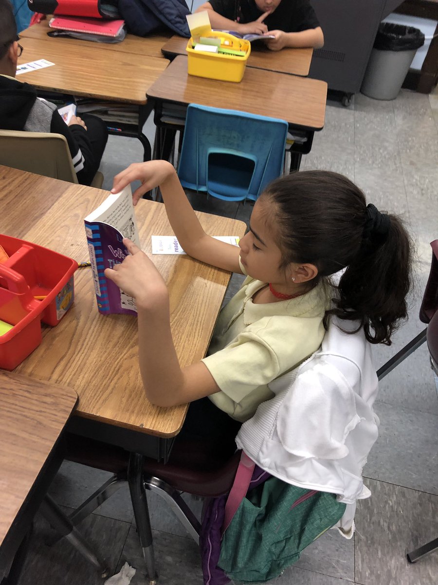 R_Clemente_ELT's tweet photo. Independent reading with our brand new books provided by Scholastic &amp; My Very Own Library! #RCSistheBEST #STRONGinsideandout #AfterSchoolRocks #NPS #NPSELT  #Newark #NJ #NewJersey @ELT_Newark @NPSvoices @afterschool4all #MyVeryOwnLibrary #MVOL #Scholastic https://t.co/sywXMZibNP