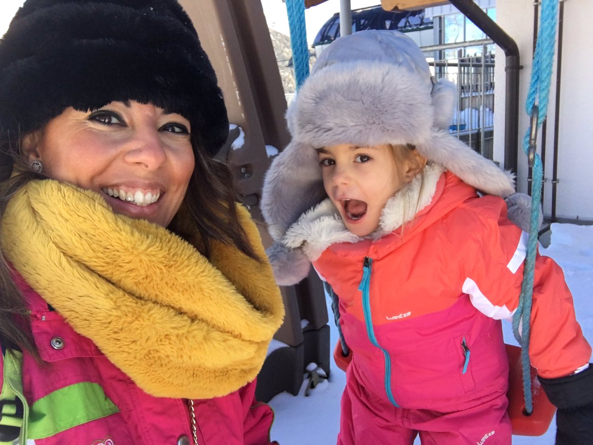 selenemazzei's tweet photo. Sogni d’oro dalle alte vette innevate ❄️❄️❄️❄️❄️❄️❄️❄️ del Trentino @VisitTrentino @valdifassa  @skiarealpelusia #dolomitisuperski #valdifassa #chaletvalbona #snow #winter #familytravelblogger #alpelusia #wonderfultimes https://t.co/r8XSvCVmUE