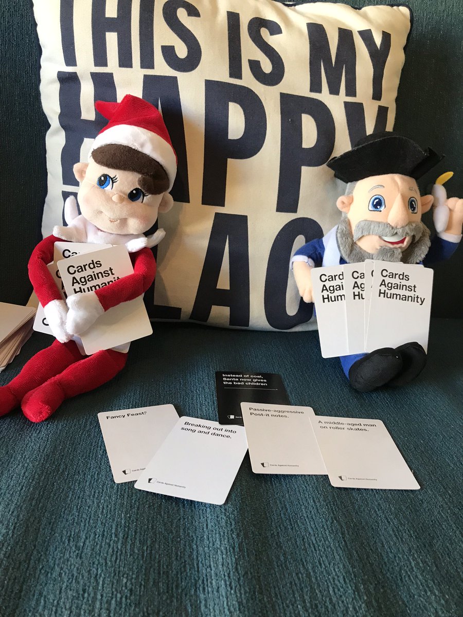 HISanDiego's tweet image. Found these guys playing cards in the game room. #elfofashelf #menschonabench #hostellife #hostelshenanigans #sandiego #cag