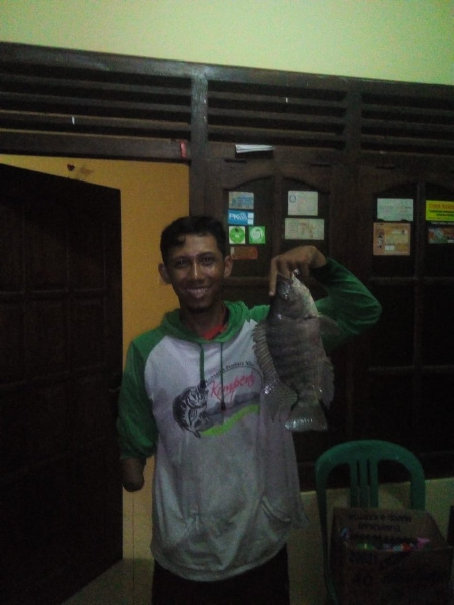 Alwi_Yusron's tweet photo. 2 kg up nila
#kompeni https://t.co/xuMgTXGuNN