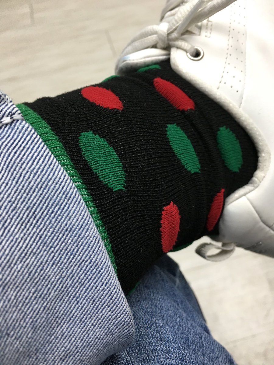 KayTrost's tweet photo. #ApolloHolidaySpirit , #wishIhadlongersocks https://t.co/iUivd7oToI