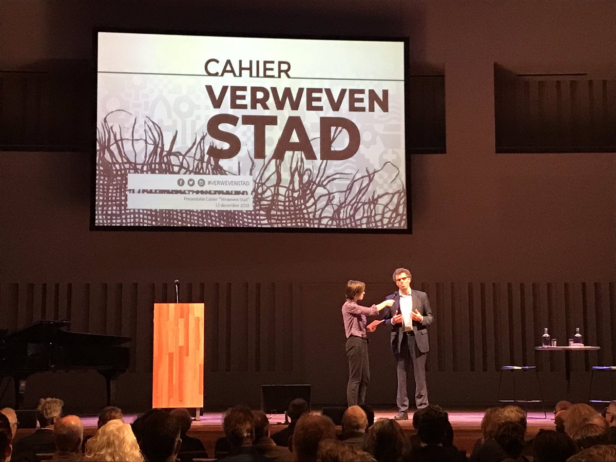 marhendrickx's tweet image. Bijzondere gespreksavond in de mooiste #concertzaal van Nederland :) Het cahier #VerwevenStad nodigt uit tot reflectie en gesprek over verleden &amp;amp; toekomst van Tilburg. Enorme opkomst laat de betrokkenheid zien. Met dank aan @MarcelMeijs, Ludo Hermans &amp;amp; redactieteam