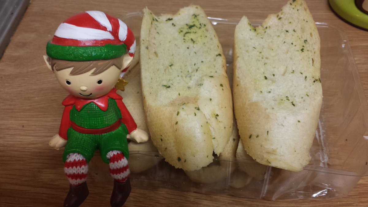 BrewBearUK's tweet photo. Day 11 - our Elf is becoming a fan of the brilliant @peterkay_co_uk '....bread....garlic bread....its the future.....' #elfontheshelf #elfontheshelf2018 #ElfDay #elfontheshelfchallenge #ElfBehavinBadly #elf #garlic #bread #garlicbread #peterkaye https://t.co/0ubOJ9OgTY