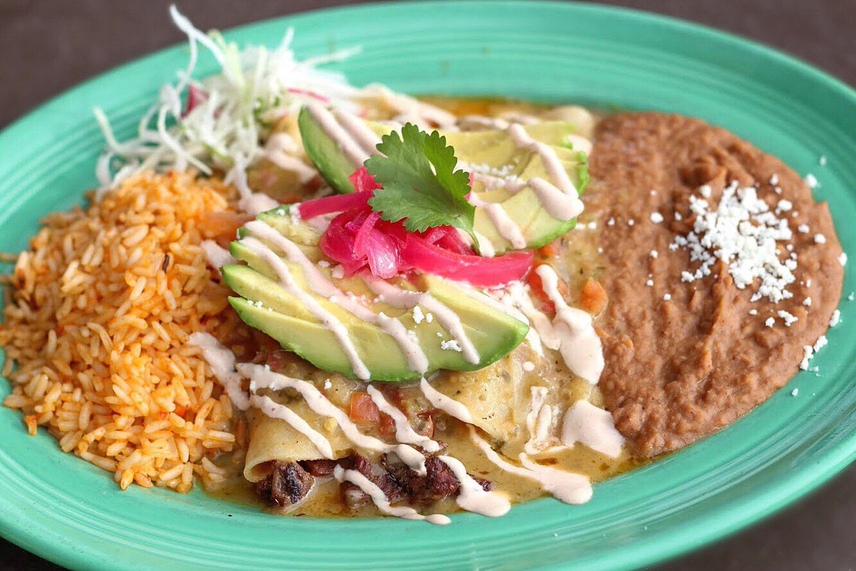 Everyone stop what you’re doing and treat yourself to some Steak and Avocado Enchiladas. You can thank us later 😍