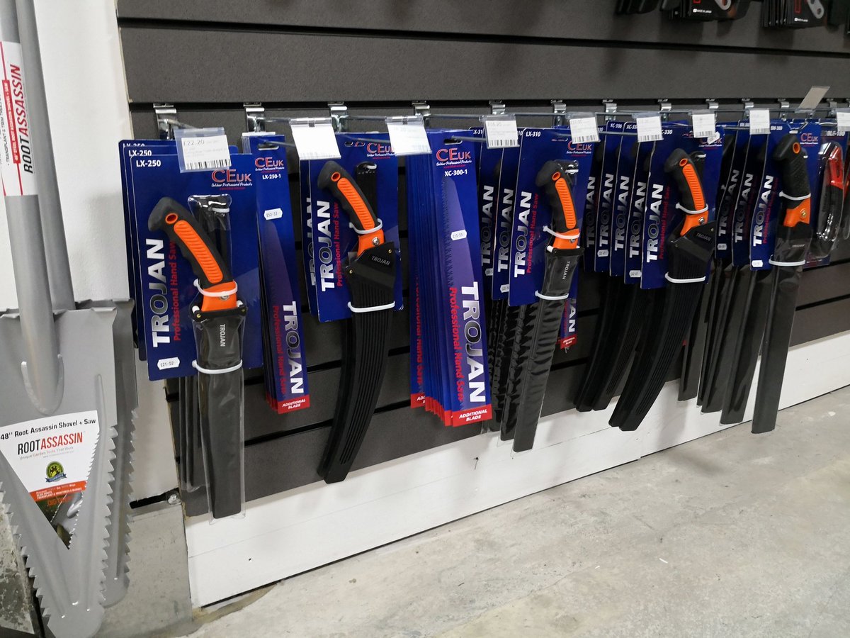 CEuk_intl's tweet photo. An eventful day out of the office to get @frjonesandson ready for 2019 with a bit of a showroom face lift #Arb #Forestry #Woodlands #Orchard #Farming #Landscaping #Gardening #Pruning #Tools #YouveSeenItNowSawWithIt #PrepareForPruning https://t.co/WPRigFXlAt