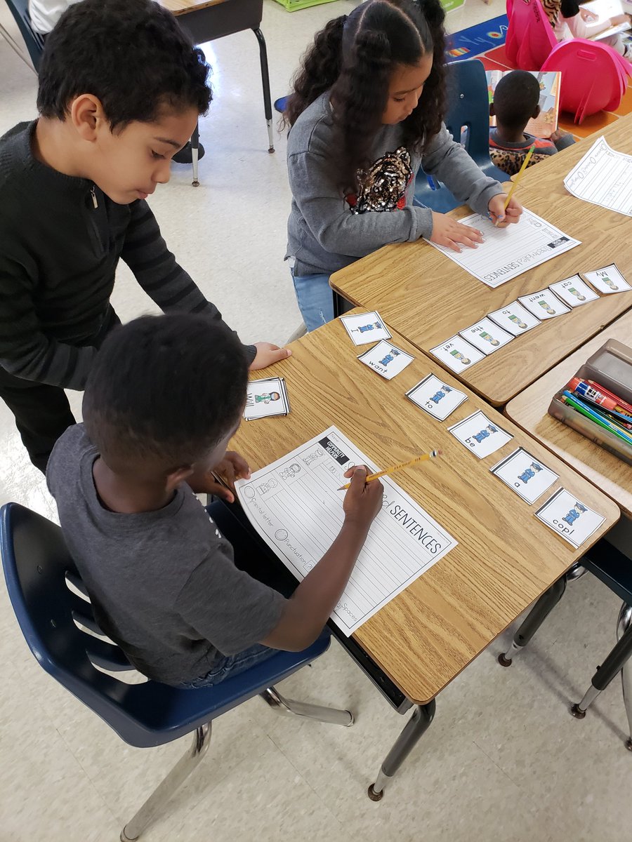 CourtneyRector5's tweet photo. My students absolutely love literacy stations! #collaboration #engagement #learningindependence #funinfirst @Killian_STEAM https://t.co/VoBvDYTNOt