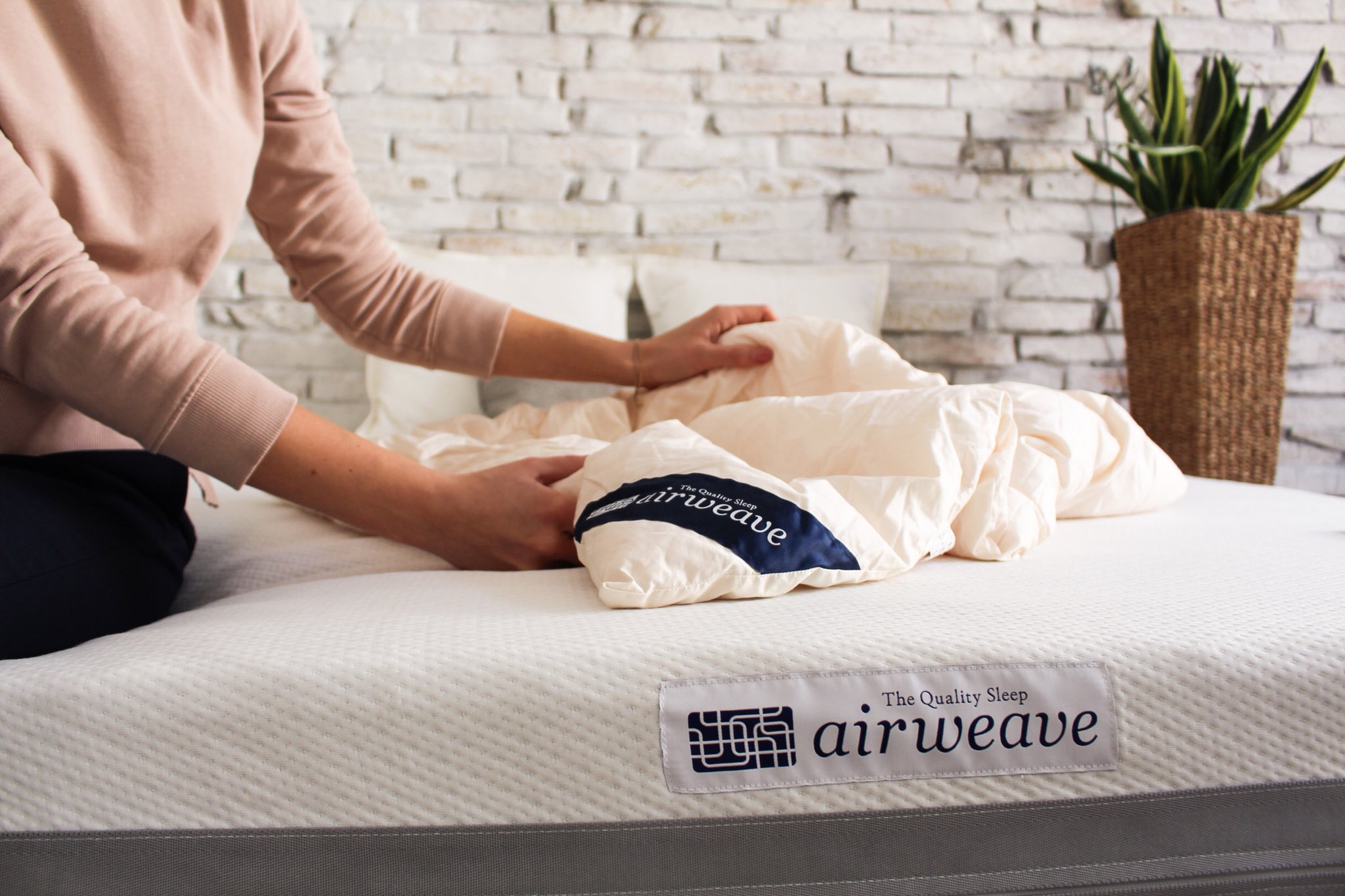 airweave USA on X: The ultimate #sleep bundle: purchase any #mattress or  topper with our Hyperdown Duvet and save $200.   #airweaveusa #home #nyc #interior #decor #flowers #relax #vegan #typo  #design #minimal #