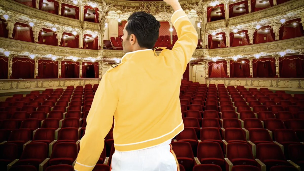 CapishiTV's tweet photo. #BohemianRapsody se ha convertido en la canción más escuchada y, por lo tanto, la más popular del siglo XX.

Y así era como #FreddieMercury definía a #Queen por los conflictos que tenían  ➡️➡️ 🔥 https://t.co/cvvNwVdm4a https://t.co/svTXdELSzL
