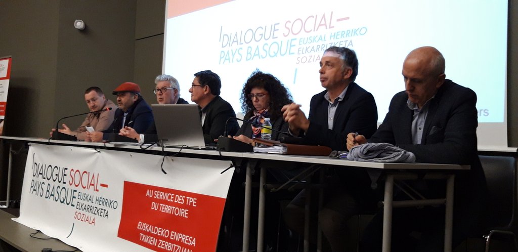 CFDTPaysBasque's tweet photo. Soirée de lancement @social_pb en ce moment https://t.co/oFNNOvPiCw