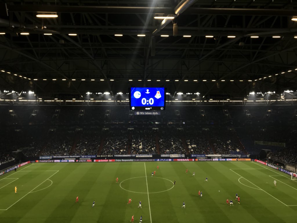 Перерыв, 0:0 пока в Гельзенкирхене #UCL #S04LMFC