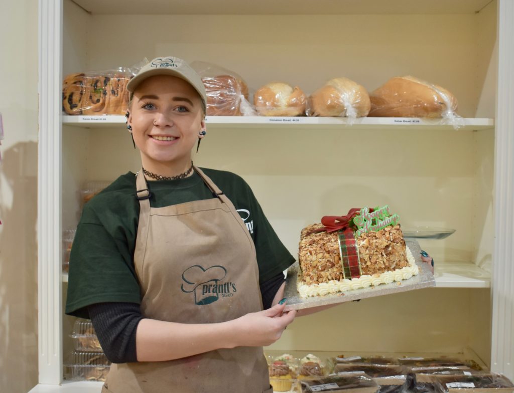 Looking to switch up your holiday desserts? Read about Pittsburgh holiday desserts you must try here: ow.ly/ehWR30mWLOi Story by: Lauryn Nania