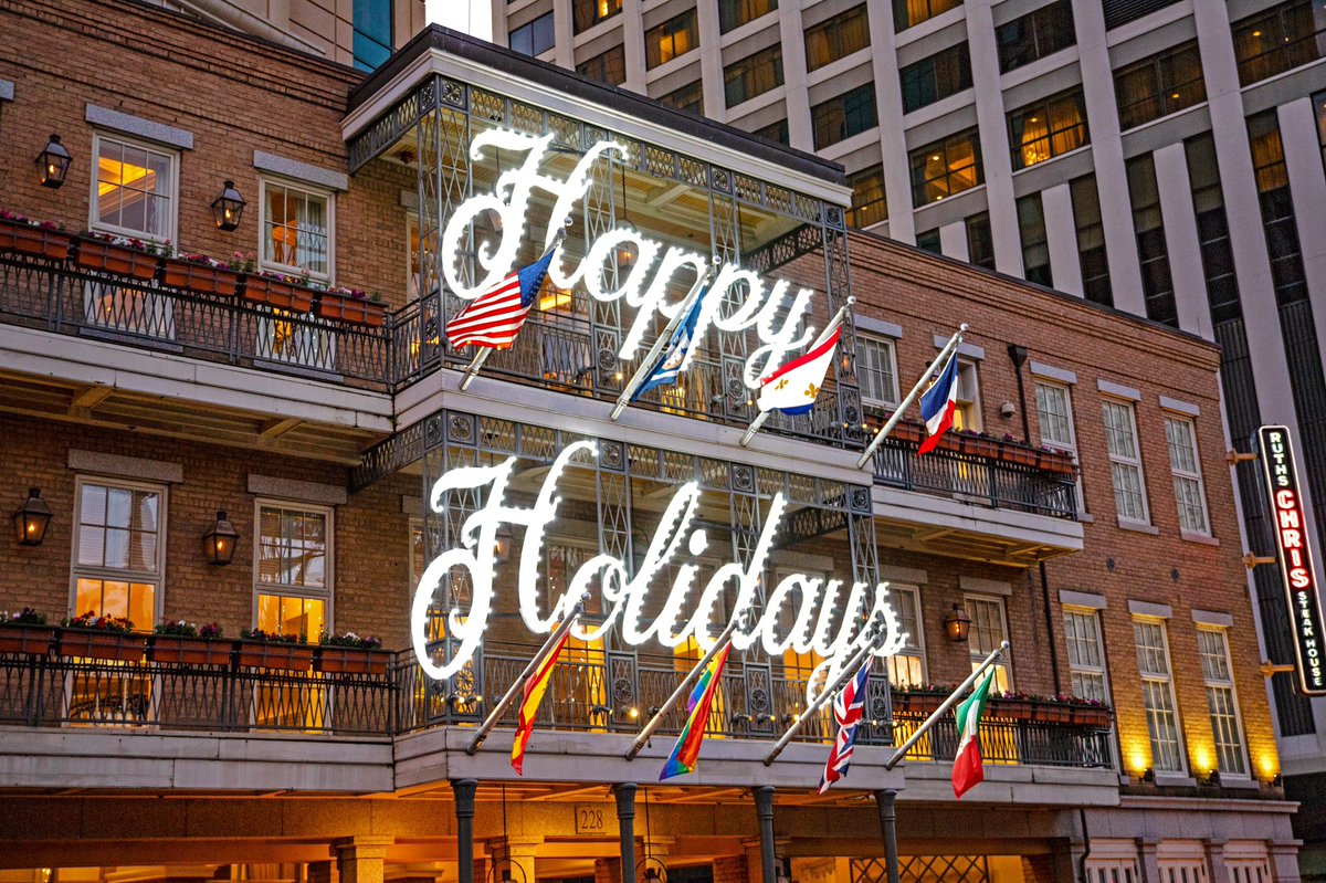 NOLAWalkingTour's tweet photo. Happy Holidays and cheers to 300 years! 🎉 https://t.co/R351e19eLq