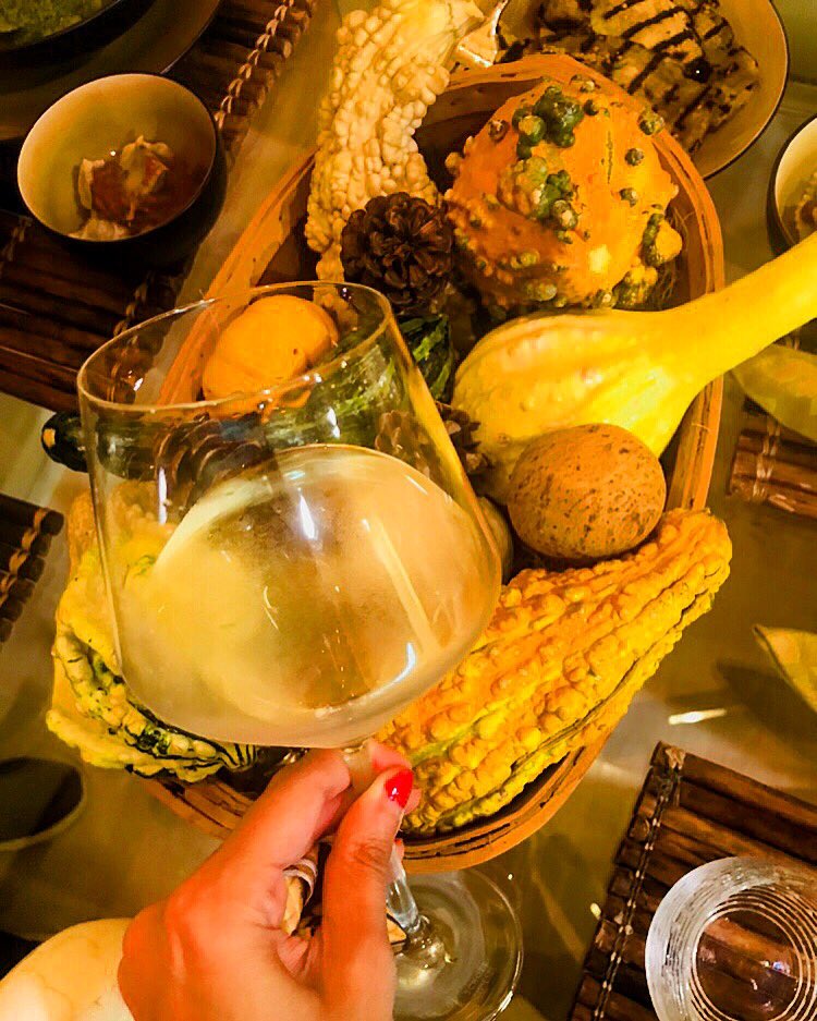 Fall nights with Sauvignon Blanc 🥂🍁🍂😍!! #tonellacellars #srtcellars #rutherford #fallnights #fallcolors #niebaum #niebaumtonella #napavalley #sauvignonblanc #whitewine #winecountry #wine #winelover #fallvibes #itsfromnapa <a href="/TonellaCellars/">S.R. Tonella Cellars</a>