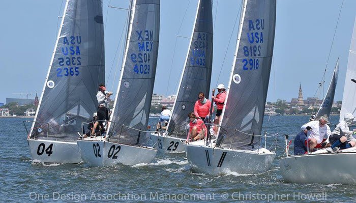#USSailingTeam Coach and #J24 expert, Mike Ingham spreading his wealth of knowledge 🙌