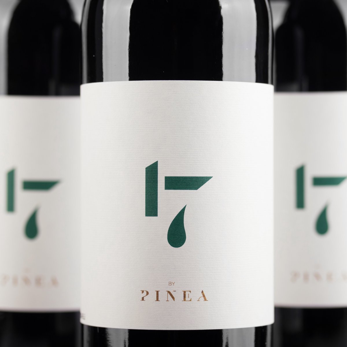 Pinea.Wine tweet media