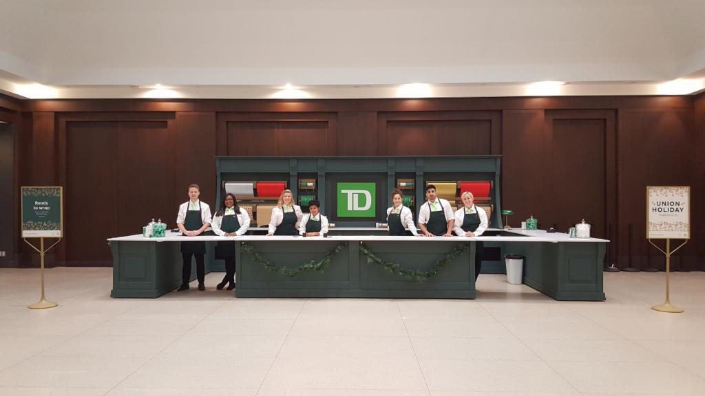 TD is ready to wrap for you!  Before commuting home for the holidays, get your gifts wrapped for free, weekdays from noon – 7pm, until Dec 21 at #TDUnionholiday <a href="/Torontounion/">Union Station</a>