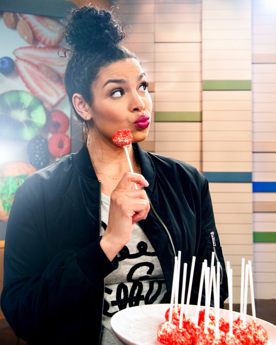 DrOz's tweet photo. We're cooking up some fun Wednesday on The Dish on Oz!
👏🏻🍽 @guarnaschelli @ChefJamika @DaphneOz and @JordinSparks share their best tips for saving your cooking and baking fails. https://t.co/hB81KQmSt4