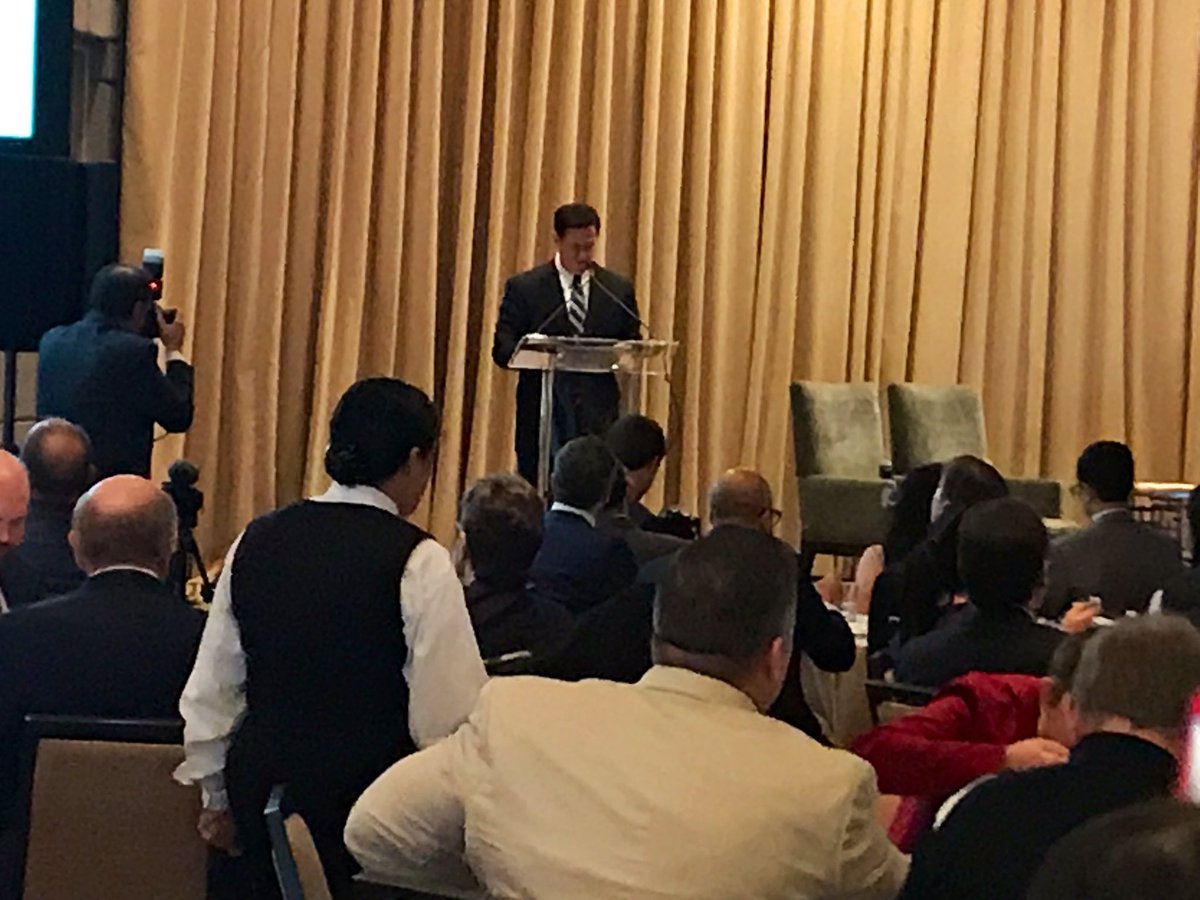 mpolletta's tweet image. Gov @dougducey says he will reject any water-contingency plan that ‘comes across my desk if it fails to adhere the principles I’ve outlined.’ Asks leaders in the audience to communicate urgency to get #AZDCP passed to their colleagues, peers, etc.