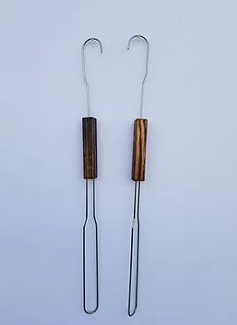 TailgaterMag's tweet photo. New BBQ tool! Q Angle Dangle saves you a lot of cussin' and burns. Two-ended tool lifts your grill grates or spreads your charcoal or ash with ease. Stocking stuffer --- Pair for $15! https://t.co/Bs0jHDbCHx #BBQ #grill #newtool #BBQtool #Qangledangle #bestbbqtoolname https://t.co/bL4MfWTLXu