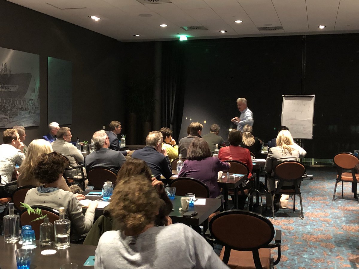 ZZPNext's tweet image. Verkopen is helpen kopen volgens @FiusvanLaar  #zzpnextevent