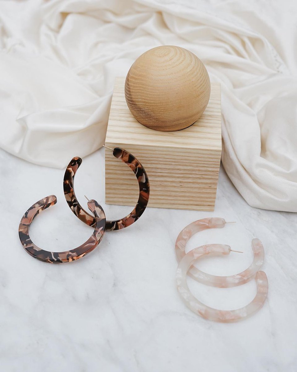 “Good design for everyone!” = Baleen Jewelry’s founding principle 🛍 They’re one of the businesses included in our first-ever #InstaGiftGuide https://www.instagram.com/p/BrQkoeNh8ZH/