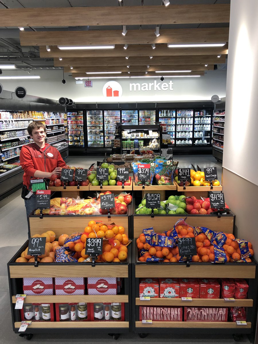 TargetMonty's tweet image. Wicker Park Target ready for Q4 food domination #zerosteritechviolations #wickerpark #jeansforever