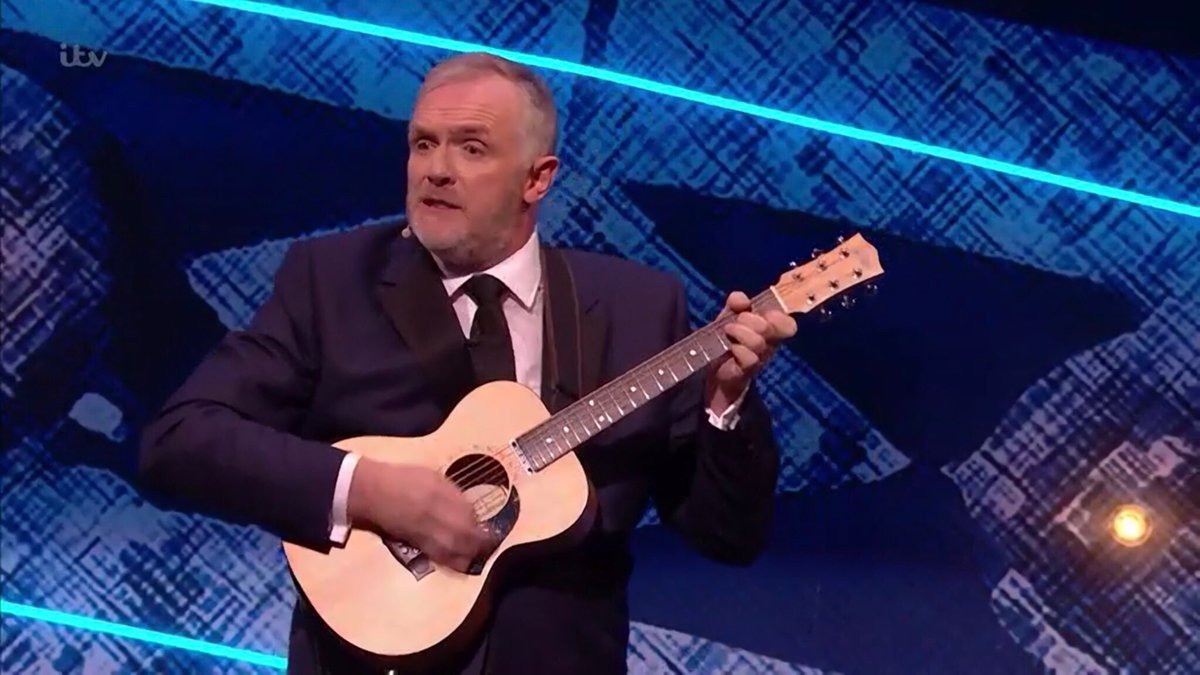 drew7167's tweet photo. #twonans @gdavies #RoyalVarietyPerformance #fcukn #awesome #peeps best intro ever, shame about @takethat #song https://t.co/ijKysXcJRL