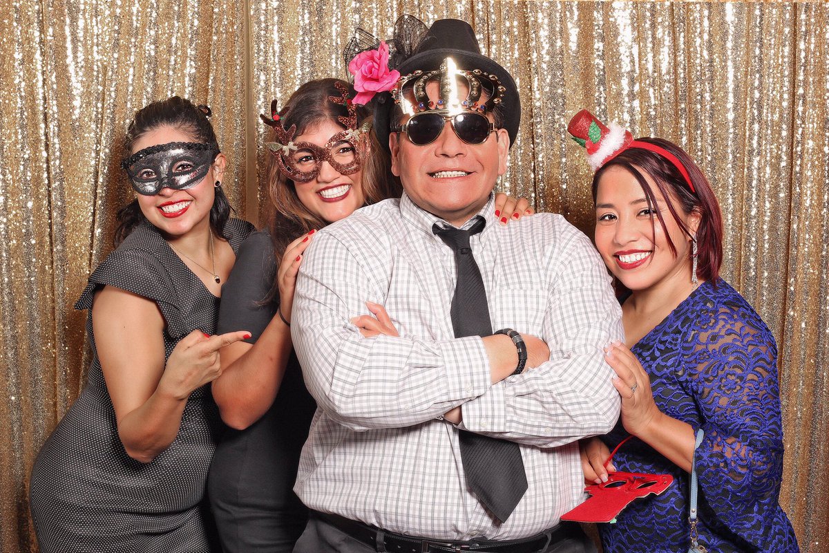 llamabooth's tweet photo. There is nothing better than celebrating 🥳 the holidays 🎄with the crew at #LACounty #DPSS. Big shoutout to DPSS Norwalk for putting together an 👌🏻amazing #HolidayParty at #stevensteakhouse in #Commerce. Good music 💃🏻🕺🏻, good food 😋, and good times 🥂💅🏻📸🤪 with #llamabooth. https://t.co/b3djUUDlVe