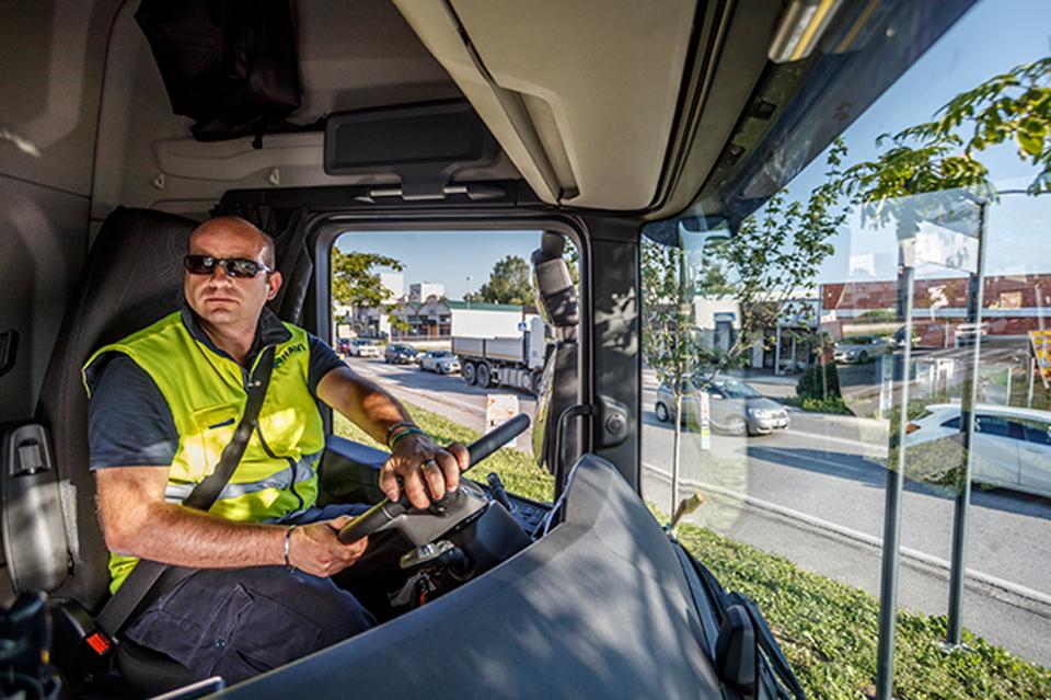 blulogisticsUSA's tweet image. With a greater demand for fresh ingredients learn how it affects the fast food supply chain and the role technology plays in making the operation efficient. 
#seldat #transportation #supplychain #globalguidance #sourcing #coldchain