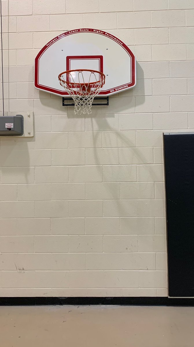 PrichardElemen1's tweet photo. New goals at a suitable height for our younger students! Thanks to Carter County maintenance for getting them installed so quickly. #pyjpride https://t.co/MgQTJ9FKoY