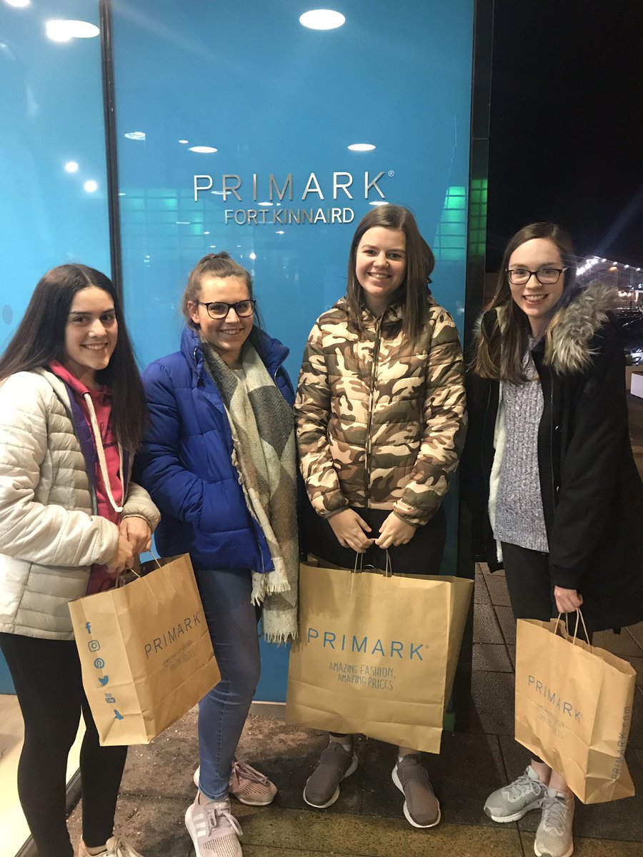 Girls decided to do there bit for <a href="/forthone/">Forth 1</a> #MissionChristmas  everyone deserves a present on Christmas @BLRseniorsectio <a href="/GirlguidingScot/">Girlguiding Scotland</a> #girlscan #christmasspirit <a href="/Primark/">Primark</a>