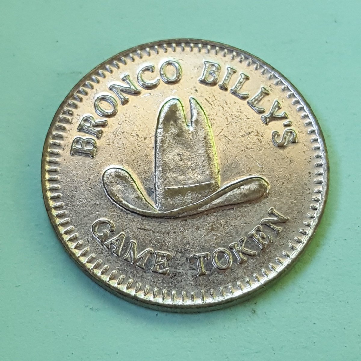 Arcade_Museum's tweet photo. #TokenTuesday! πΉ We used to have tokens end up in our machines that were from other arcades. We are hoping to hear memories or stories from this place. Do you recognize this token?? #arcade #arcademuseum #museum #retrogaming #videogames #Token #tokensonly https://t.co/puzzzteqKJ