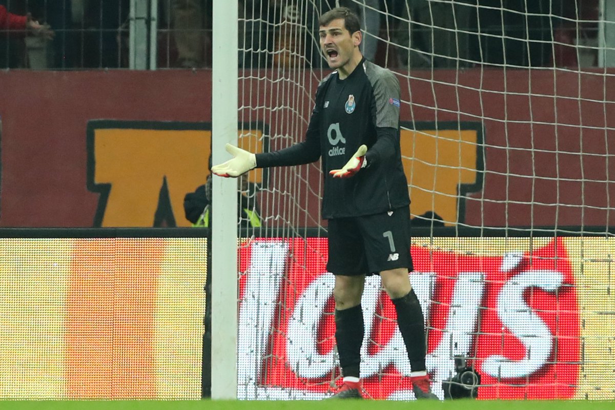 FCPorto's tweet photo. A centésima vitória de Iker Casillas na @ChampionsLeague 💪🔵⚪
#FCPorto #GSFCP #UCL #IkerCasillas #Casillas https://t.co/AeQvazs3cW