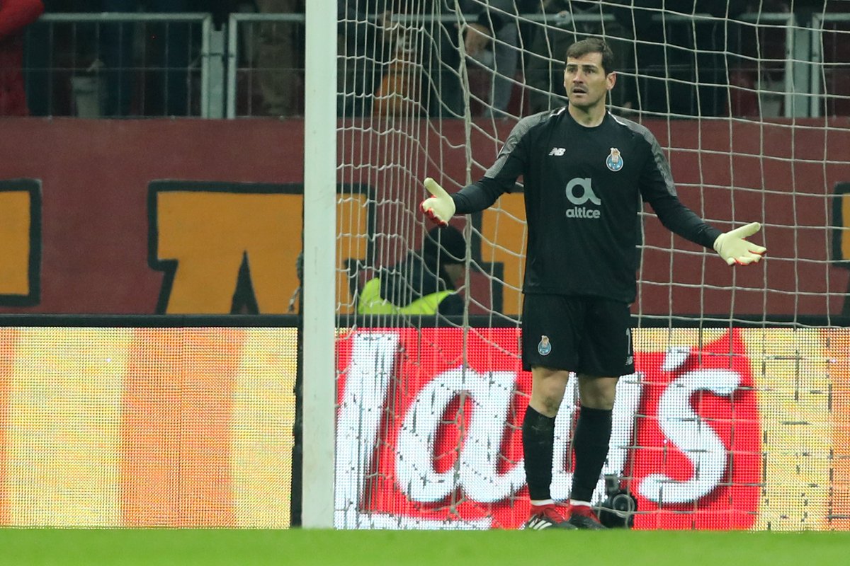 FCPorto's tweet photo. A centésima vitória de Iker Casillas na @ChampionsLeague 💪🔵⚪
#FCPorto #GSFCP #UCL #IkerCasillas #Casillas https://t.co/AeQvazs3cW