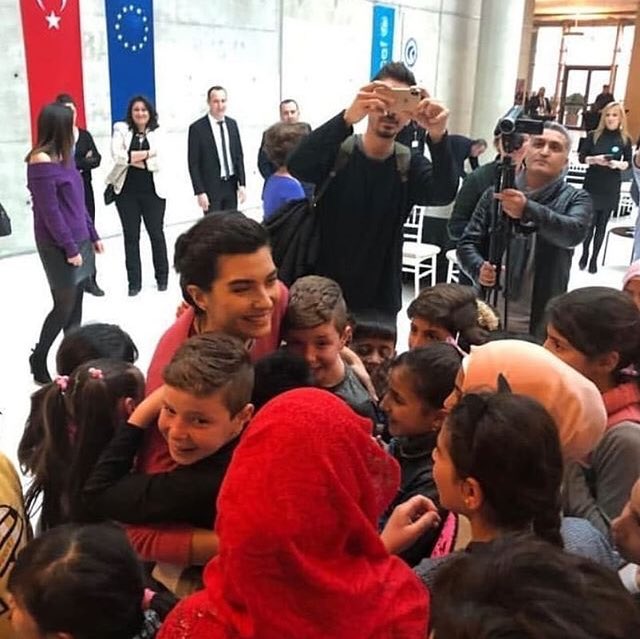 Tubabustun_Arg's tweet photo. Thank you for your commitment to the children ... that your light never goes out ... this is the true Tuba ... real and unique 💙💙💙💙 #tubabüyüküstün #goodwillunicefambassador #unicefambassador #unicefturkiye @TubaBustun @unicefturk https://t.co/J7tbHtQaku