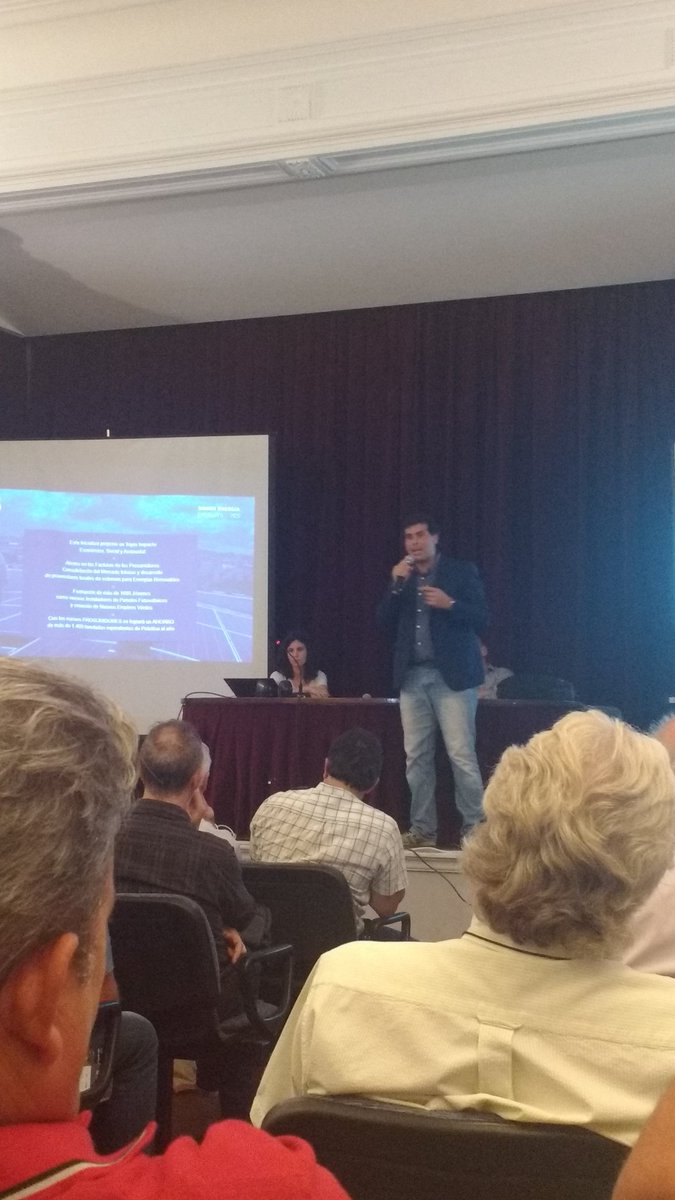 califernandezok's tweet photo. @SecEEnergiaSF @rigobisso #Prosumidores2020 en la Federación Gremial del Comercio e Industria de Rosario #EnergiasRenovables @Leverage_CP https://t.co/t0p9KLPoPd