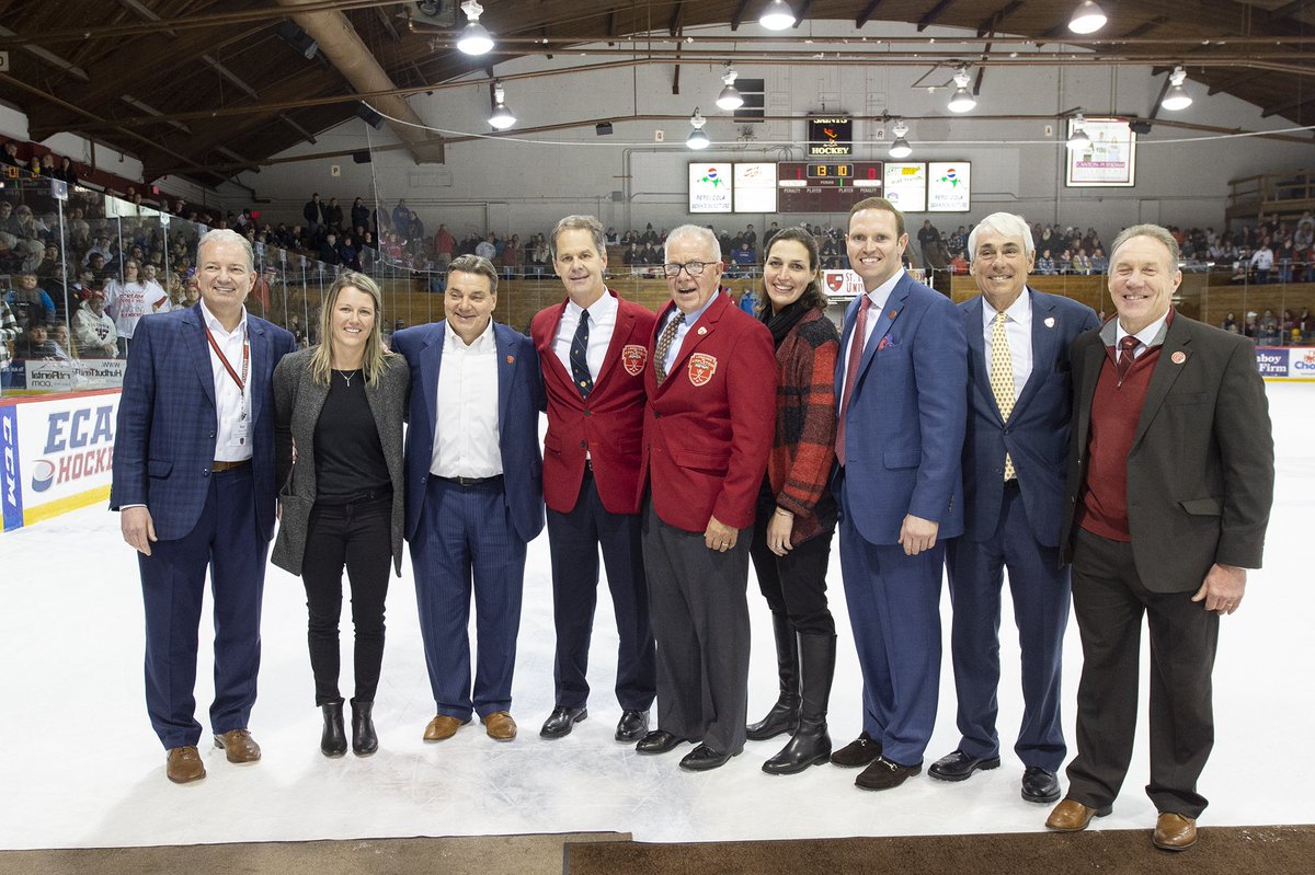 SkatingSaints's tweet photo. We're still thinking about Friday night - the Legends, the alumni &amp; fan support... THE WIN 🚨

Thank you to all who made it happen and congratulations again to Coach Flanagan and Coach McShane! #SLUHockey #LegendsofAppleton @SLUhockeyAlumni #herewegoSAINTS #stlawrenceu https://t.co/SU6CNpMZ1V