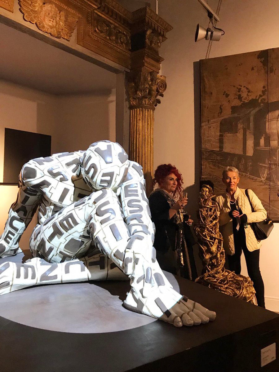 ettspa's tweet photo. Stasera presso le Gallerie d’Arte Benucci di Via del Babuino Roma, inaugurazione della #mostra “L’arte non ha tempo” promossa da iArt Investiments. Contenuti tecnologici a supporto di un allestimento esclusivo sono a cura di ETT #GallerieBenucci #iArtInvestments #LArteNonHaTempo https://t.co/UXllnYx6VR