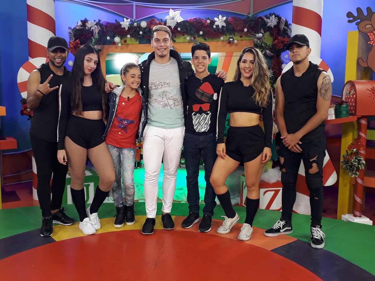 Consentidos disfrutemos de la gran interpretacion de <a href="/OkendoSuena/">Okendo</a> cantautor, intérprete y compositor Venezolano que llega para hacernos bailar y cantar con su #Quiero. ¡No te lo puedes perder por tu programa preferido <a href="/CEstrellasTV/">Consentidos Estrellas</a>!