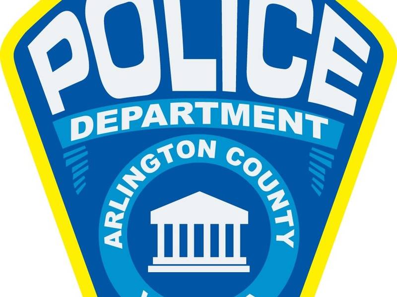 Robber Yells At Employee, Grabs Her Cell Phone: Arlington Police dlvr.it/QtP6q4 https://t.co/Alx8Q5sgyn