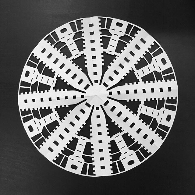 atelierdrome's tweet photo. Day 4 of our 12 Days of Snowflakes celebrates Bertha and the completion of the new tunnel through downtown Seattle. The waterfront will be changed forever as the Alaskan Way Viaduct begins coming down in January. #12daysofsnowflakes #ateliYAY #bertha https://t.co/usOJFYIFk4 https://t.co/0BudMjrvXR