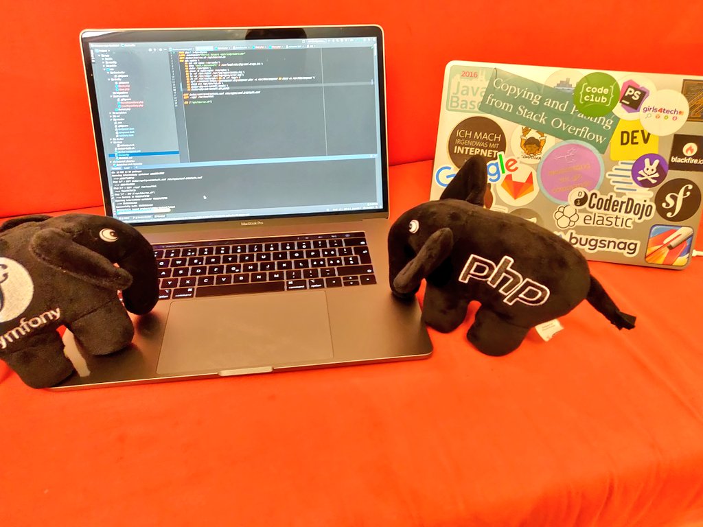DevDarker's tweet image. Code session @ictscouts  with @MrPReimers. Really love my new Symfony @elephpant 
#PHP #Docker #ApiPlatform