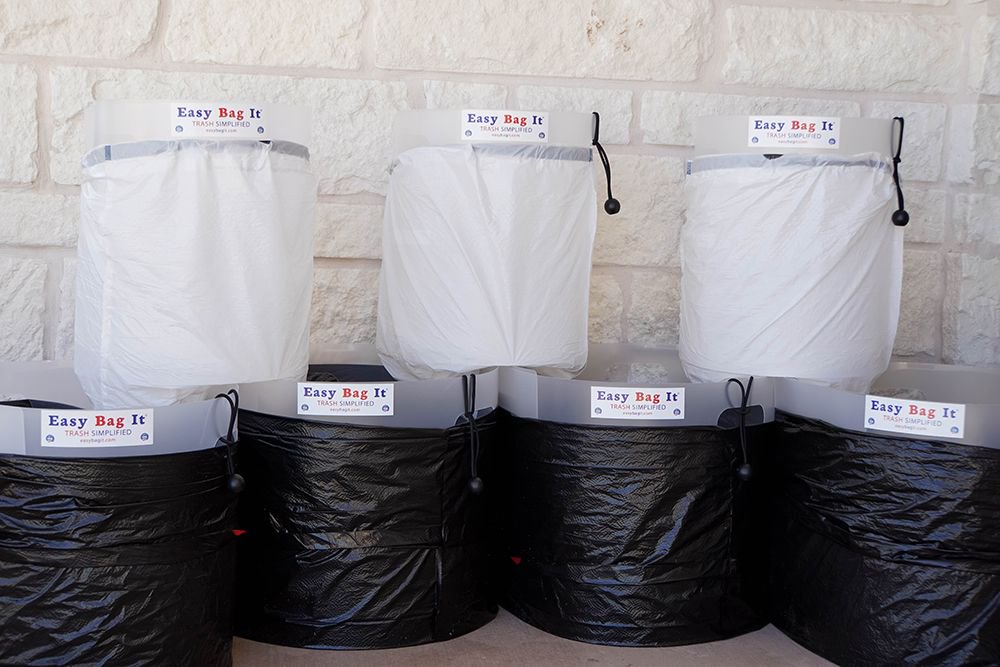 Our Easy Bag It is so lightweight and portable, you can take it anywhere! It is the best solution for trash and recycling waste. Get yours today! They make great gifts!! buff.ly/2DJxsbp