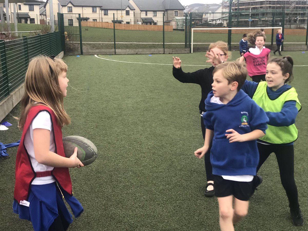 BurnbraeP4M's tweet photo. Thank you Bradley for teaching us new rugby skills. Each lesson was jam packed! We played games, learned rules and we all improved our technique. You motivated each and everyone of us, even when it was raining sideways! @LasswadeRFC https://t.co/U6j8RsXiHA