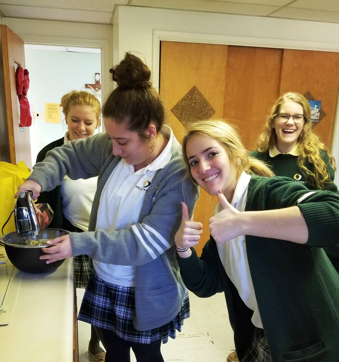 OLMA_NJ's tweet photo. "Derivative Brownies" anyone? Ms. Blough's Calculus class solved problems to calculate the correct amounts of ingredients -- and then cooked up a batch! Who says Calculus can't be fun and delicious?! #OLMARocks https://t.co/WXXWjFXmCF