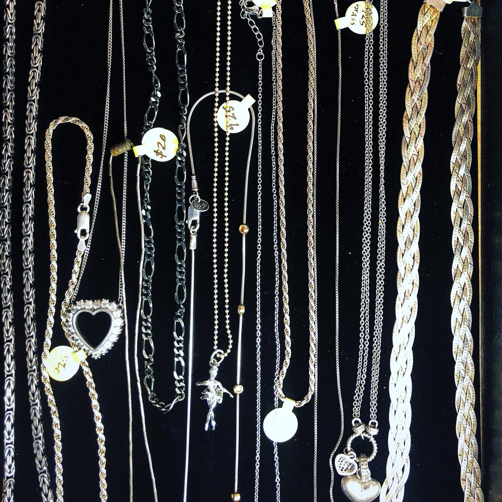 resalechick's tweet photo. #sterling #sterlingsilver #galvestonislandpreciousmetals #jewelryaddict #webuygold #webuysilver #foracauseresale #thrifting #christmaspresents #giftideas #silverjewelry #galvestontexas #resaleshop #galvestonthriftstore #thriftstorefinds #inexpensivejewelry #greatbargains #unisex https://t.co/MkdI49RMtb