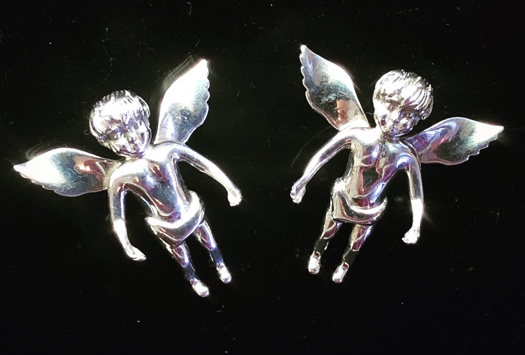 resalechick's tweet photo. #sterling #sterlingsilver #galvestonislandpreciousmetals #jewelryaddict #webuygold #webuysilver #foracauseresale #thrifting #christmaspresents #giftideas #silverjewelry #galvestontexas #resaleshop #galvestonthriftstore #thriftstorefinds #inexpensivejewelry #greatbargains #unisex https://t.co/slB1pG6nbS